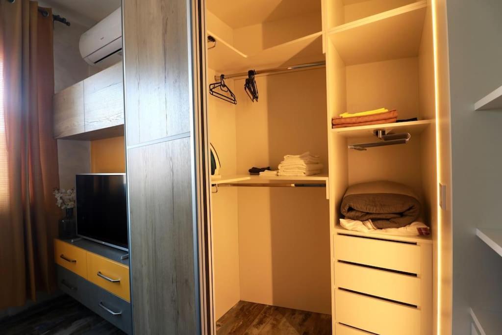 Unique Central 1 Bedroom Flat София Экстерьер фото
